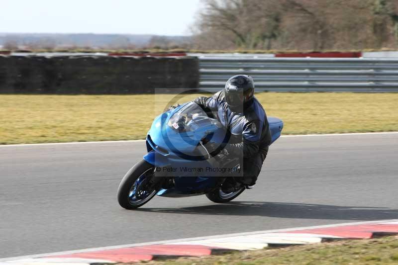 Motorcycle action photographs;Trackday digital images;event digital images;eventdigitalimages;no limits trackday;peter wileman photography;snetterton;snetterton circuit norfolk;snetterton photographs;trackday;trackday photos