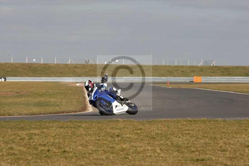 Motorcycle action photographs;Trackday digital images;event digital images;eventdigitalimages;no limits trackday;peter wileman photography;snetterton;snetterton circuit norfolk;snetterton photographs;trackday;trackday photos
