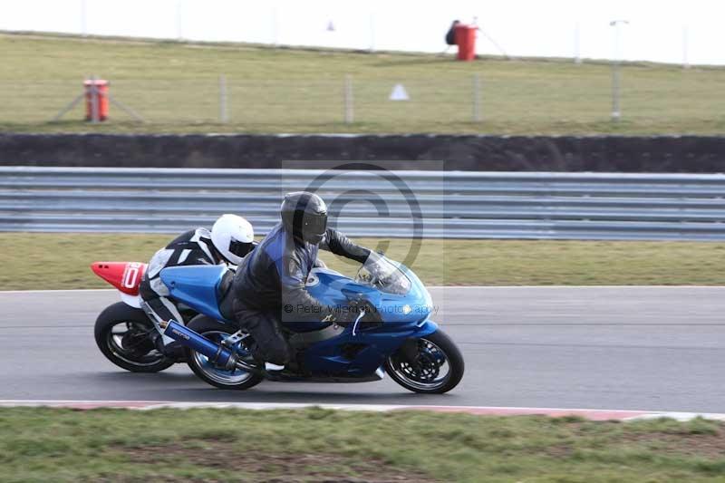 Motorcycle action photographs;Trackday digital images;event digital images;eventdigitalimages;no limits trackday;peter wileman photography;snetterton;snetterton circuit norfolk;snetterton photographs;trackday;trackday photos