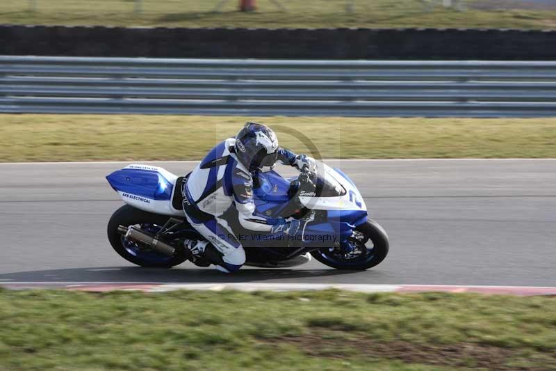 Motorcycle action photographs;Trackday digital images;event digital images;eventdigitalimages;no limits trackday;peter wileman photography;snetterton;snetterton circuit norfolk;snetterton photographs;trackday;trackday photos