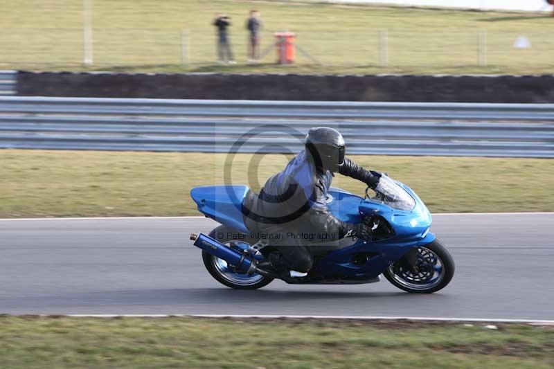 Motorcycle action photographs;Trackday digital images;event digital images;eventdigitalimages;no limits trackday;peter wileman photography;snetterton;snetterton circuit norfolk;snetterton photographs;trackday;trackday photos