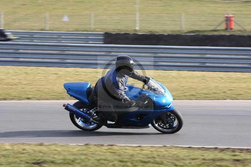 Motorcycle action photographs;Trackday digital images;event digital images;eventdigitalimages;no limits trackday;peter wileman photography;snetterton;snetterton circuit norfolk;snetterton photographs;trackday;trackday photos