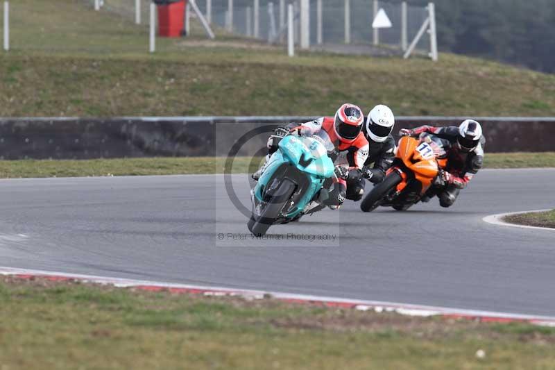 Motorcycle action photographs;Trackday digital images;event digital images;eventdigitalimages;no limits trackday;peter wileman photography;snetterton;snetterton circuit norfolk;snetterton photographs;trackday;trackday photos