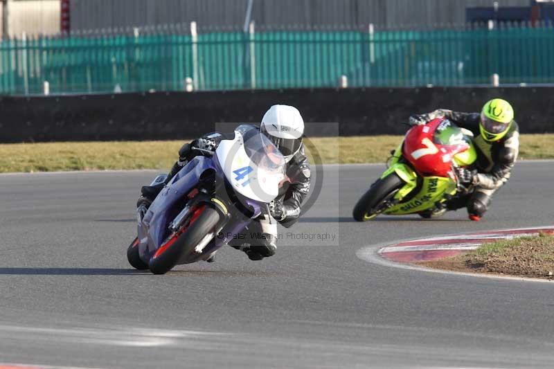 Motorcycle action photographs;Trackday digital images;event digital images;eventdigitalimages;no limits trackday;peter wileman photography;snetterton;snetterton circuit norfolk;snetterton photographs;trackday;trackday photos