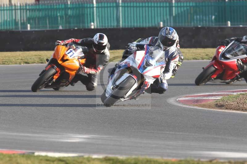 Motorcycle action photographs;Trackday digital images;event digital images;eventdigitalimages;no limits trackday;peter wileman photography;snetterton;snetterton circuit norfolk;snetterton photographs;trackday;trackday photos