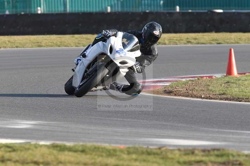 Motorcycle action photographs;Trackday digital images;event digital images;eventdigitalimages;no limits trackday;peter wileman photography;snetterton;snetterton circuit norfolk;snetterton photographs;trackday;trackday photos