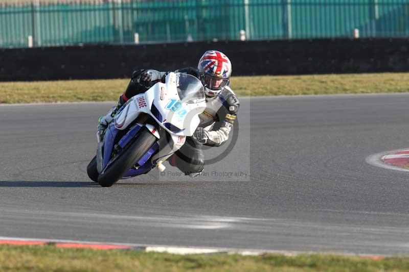Motorcycle action photographs;Trackday digital images;event digital images;eventdigitalimages;no limits trackday;peter wileman photography;snetterton;snetterton circuit norfolk;snetterton photographs;trackday;trackday photos