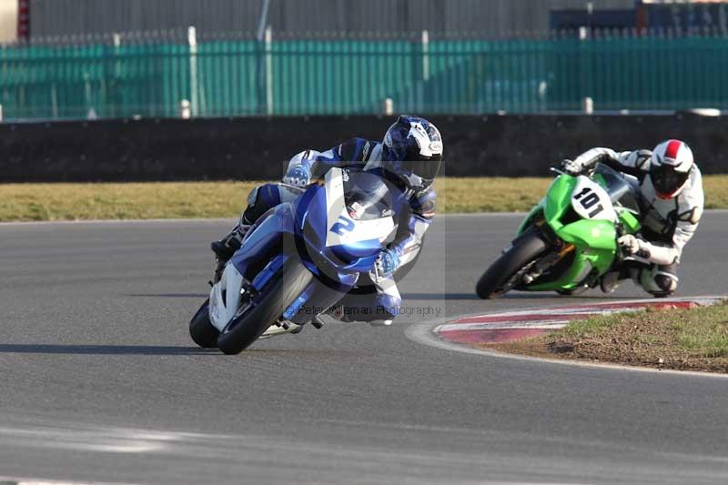 Motorcycle action photographs;Trackday digital images;event digital images;eventdigitalimages;no limits trackday;peter wileman photography;snetterton;snetterton circuit norfolk;snetterton photographs;trackday;trackday photos