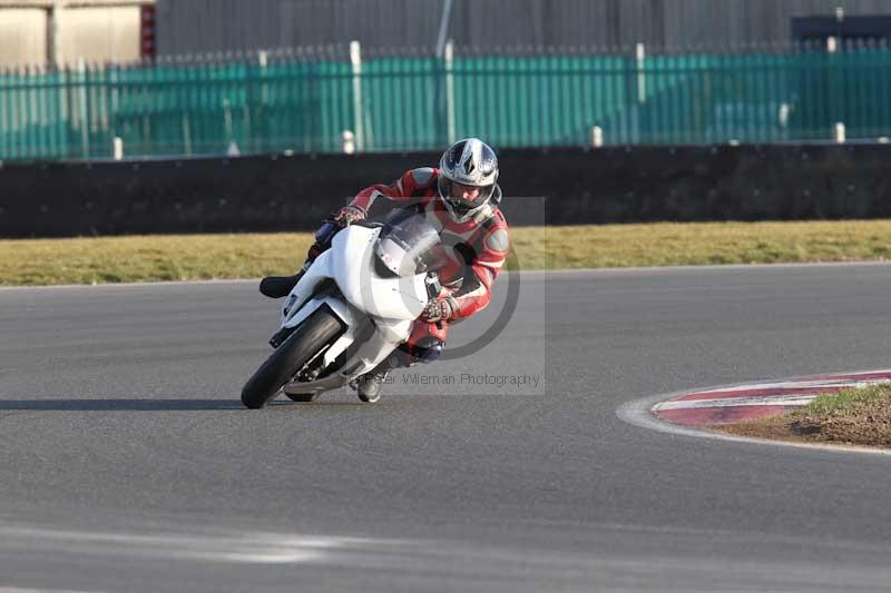 Motorcycle action photographs;Trackday digital images;event digital images;eventdigitalimages;no limits trackday;peter wileman photography;snetterton;snetterton circuit norfolk;snetterton photographs;trackday;trackday photos