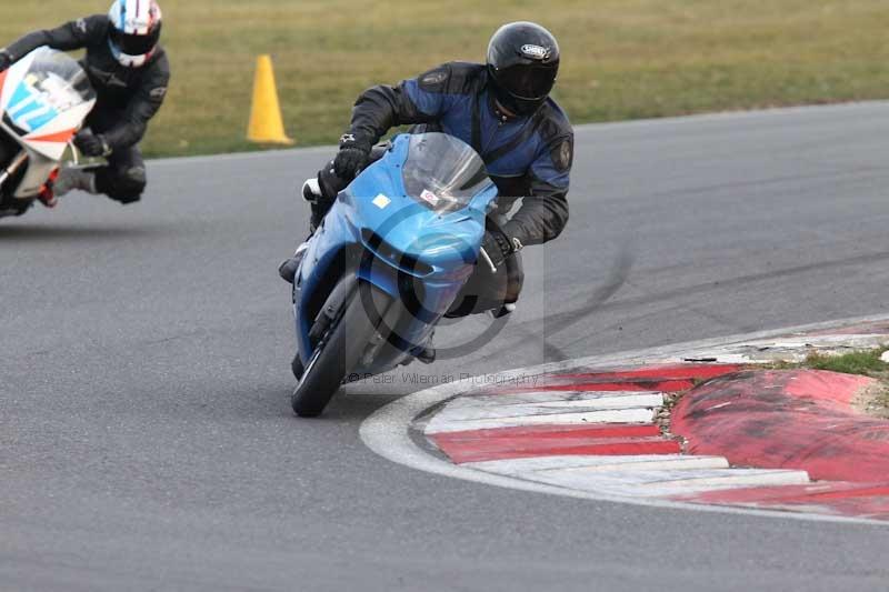 Motorcycle action photographs;Trackday digital images;event digital images;eventdigitalimages;no limits trackday;peter wileman photography;snetterton;snetterton circuit norfolk;snetterton photographs;trackday;trackday photos
