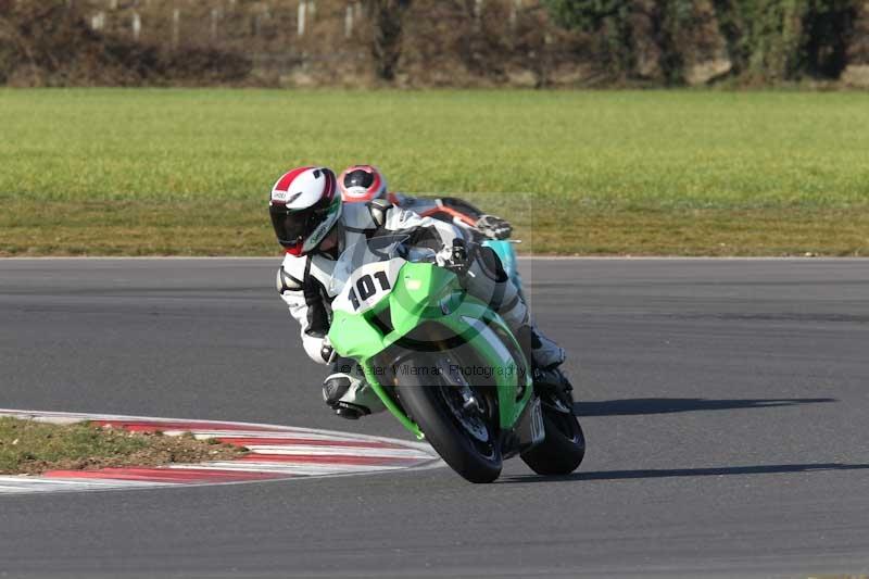 Motorcycle action photographs;Trackday digital images;event digital images;eventdigitalimages;no limits trackday;peter wileman photography;snetterton;snetterton circuit norfolk;snetterton photographs;trackday;trackday photos