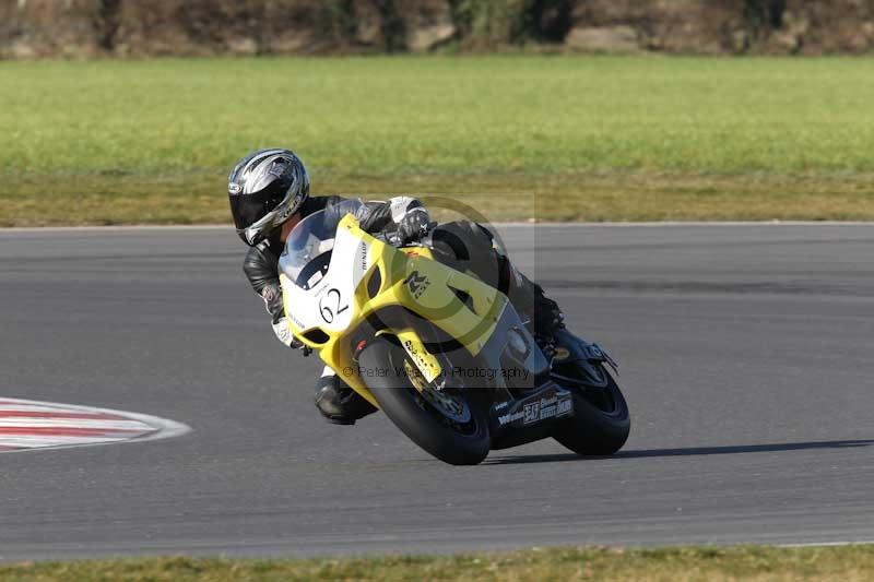 Motorcycle action photographs;Trackday digital images;event digital images;eventdigitalimages;no limits trackday;peter wileman photography;snetterton;snetterton circuit norfolk;snetterton photographs;trackday;trackday photos