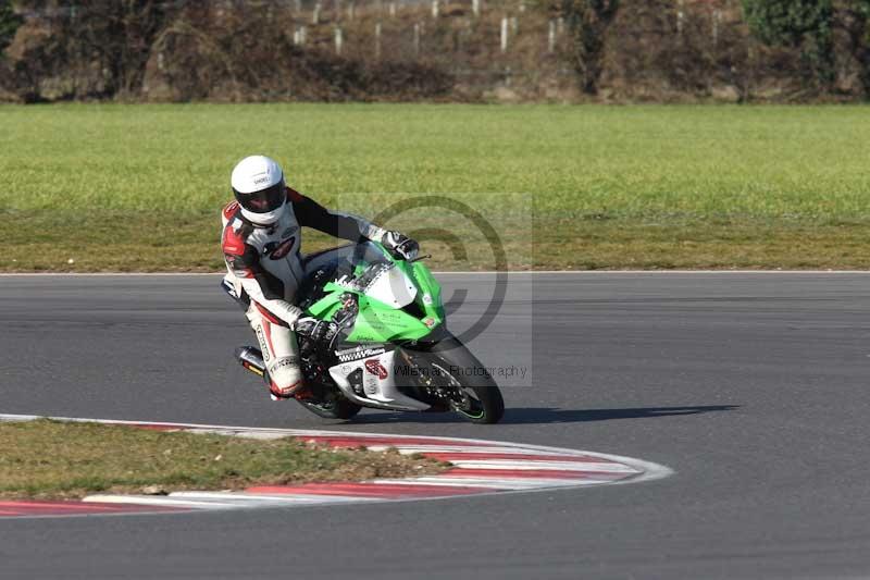 Motorcycle action photographs;Trackday digital images;event digital images;eventdigitalimages;no limits trackday;peter wileman photography;snetterton;snetterton circuit norfolk;snetterton photographs;trackday;trackday photos