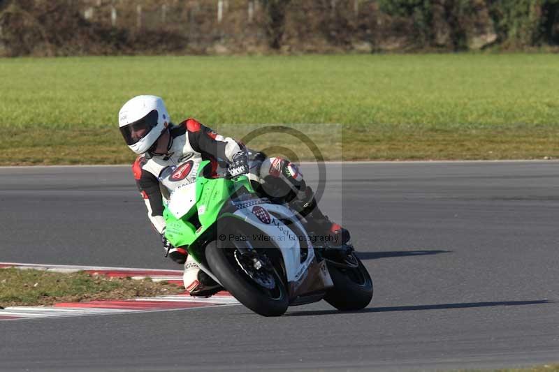 Motorcycle action photographs;Trackday digital images;event digital images;eventdigitalimages;no limits trackday;peter wileman photography;snetterton;snetterton circuit norfolk;snetterton photographs;trackday;trackday photos