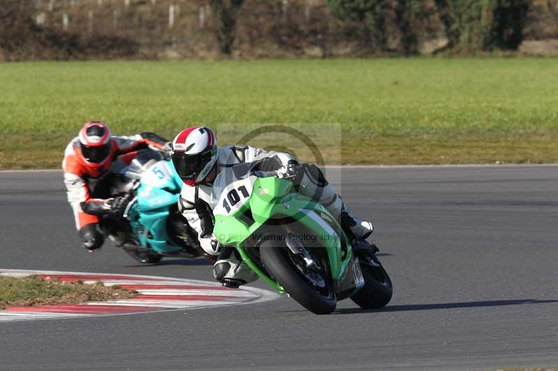 Motorcycle action photographs;Trackday digital images;event digital images;eventdigitalimages;no limits trackday;peter wileman photography;snetterton;snetterton circuit norfolk;snetterton photographs;trackday;trackday photos