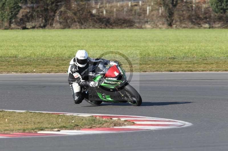 Motorcycle action photographs;Trackday digital images;event digital images;eventdigitalimages;no limits trackday;peter wileman photography;snetterton;snetterton circuit norfolk;snetterton photographs;trackday;trackday photos