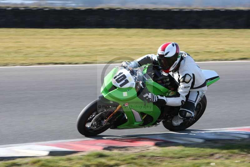 Motorcycle action photographs;Trackday digital images;event digital images;eventdigitalimages;no limits trackday;peter wileman photography;snetterton;snetterton circuit norfolk;snetterton photographs;trackday;trackday photos