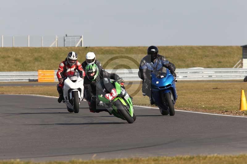 Motorcycle action photographs;Trackday digital images;event digital images;eventdigitalimages;no limits trackday;peter wileman photography;snetterton;snetterton circuit norfolk;snetterton photographs;trackday;trackday photos