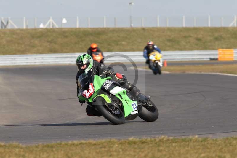 Motorcycle action photographs;Trackday digital images;event digital images;eventdigitalimages;no limits trackday;peter wileman photography;snetterton;snetterton circuit norfolk;snetterton photographs;trackday;trackday photos