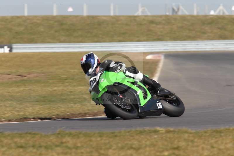 Motorcycle action photographs;Trackday digital images;event digital images;eventdigitalimages;no limits trackday;peter wileman photography;snetterton;snetterton circuit norfolk;snetterton photographs;trackday;trackday photos