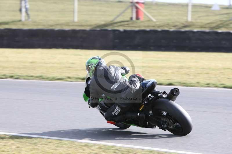 Motorcycle action photographs;Trackday digital images;event digital images;eventdigitalimages;no limits trackday;peter wileman photography;snetterton;snetterton circuit norfolk;snetterton photographs;trackday;trackday photos