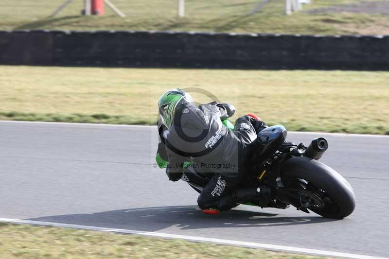 Motorcycle action photographs;Trackday digital images;event digital images;eventdigitalimages;no limits trackday;peter wileman photography;snetterton;snetterton circuit norfolk;snetterton photographs;trackday;trackday photos