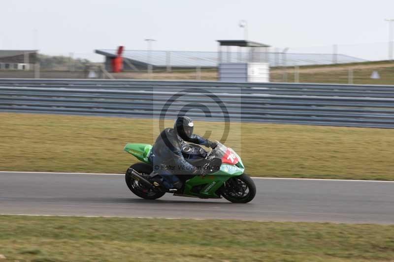 Motorcycle action photographs;Trackday digital images;event digital images;eventdigitalimages;no limits trackday;peter wileman photography;snetterton;snetterton circuit norfolk;snetterton photographs;trackday;trackday photos