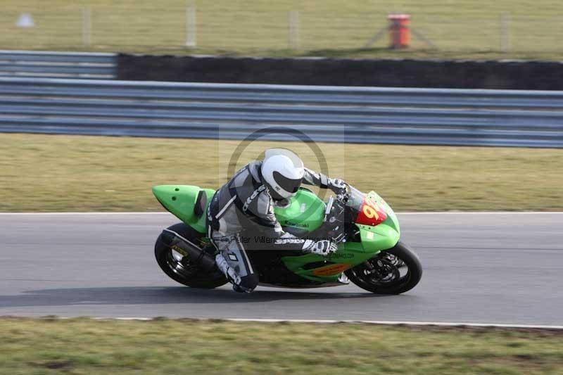 Motorcycle action photographs;Trackday digital images;event digital images;eventdigitalimages;no limits trackday;peter wileman photography;snetterton;snetterton circuit norfolk;snetterton photographs;trackday;trackday photos