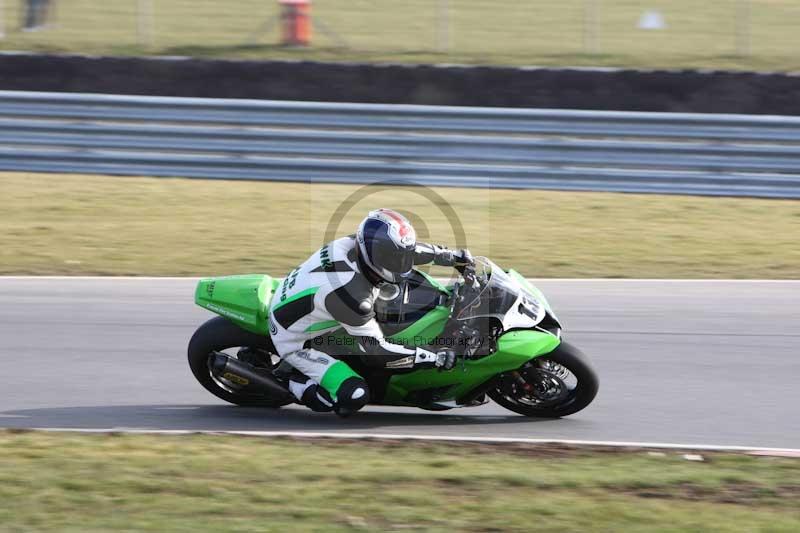 Motorcycle action photographs;Trackday digital images;event digital images;eventdigitalimages;no limits trackday;peter wileman photography;snetterton;snetterton circuit norfolk;snetterton photographs;trackday;trackday photos