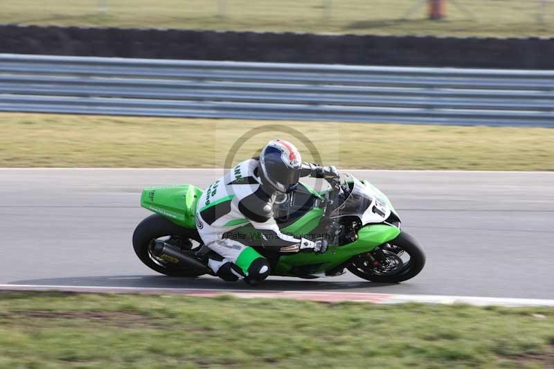 Motorcycle action photographs;Trackday digital images;event digital images;eventdigitalimages;no limits trackday;peter wileman photography;snetterton;snetterton circuit norfolk;snetterton photographs;trackday;trackday photos