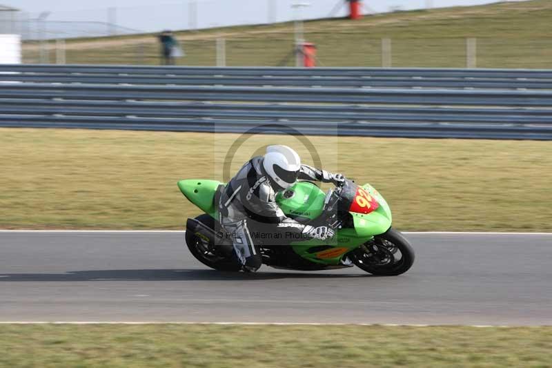 Motorcycle action photographs;Trackday digital images;event digital images;eventdigitalimages;no limits trackday;peter wileman photography;snetterton;snetterton circuit norfolk;snetterton photographs;trackday;trackday photos