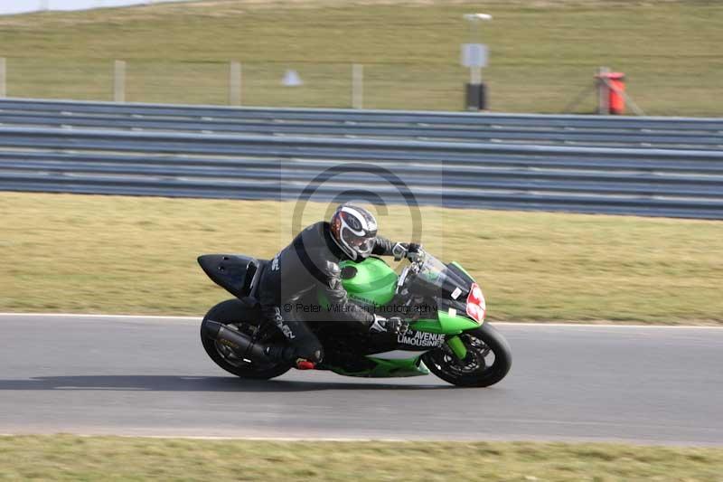 Motorcycle action photographs;Trackday digital images;event digital images;eventdigitalimages;no limits trackday;peter wileman photography;snetterton;snetterton circuit norfolk;snetterton photographs;trackday;trackday photos