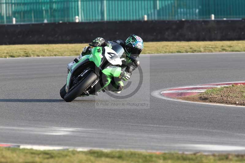 Motorcycle action photographs;Trackday digital images;event digital images;eventdigitalimages;no limits trackday;peter wileman photography;snetterton;snetterton circuit norfolk;snetterton photographs;trackday;trackday photos