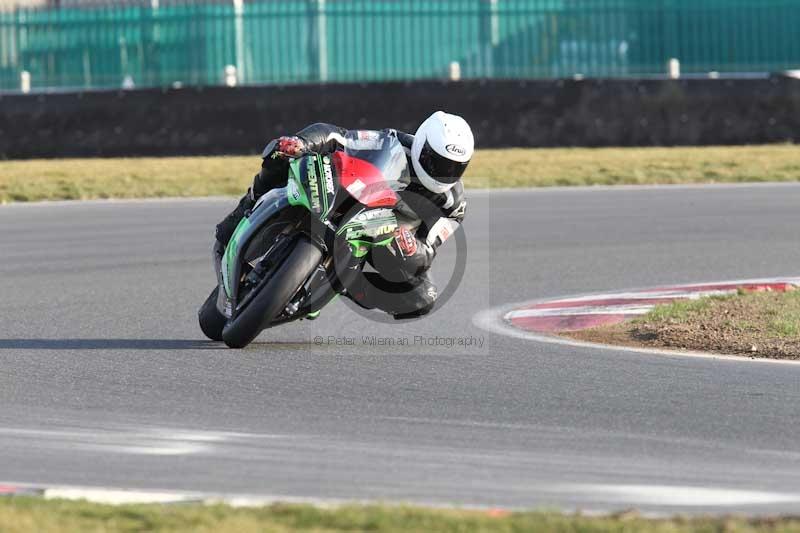 Motorcycle action photographs;Trackday digital images;event digital images;eventdigitalimages;no limits trackday;peter wileman photography;snetterton;snetterton circuit norfolk;snetterton photographs;trackday;trackday photos