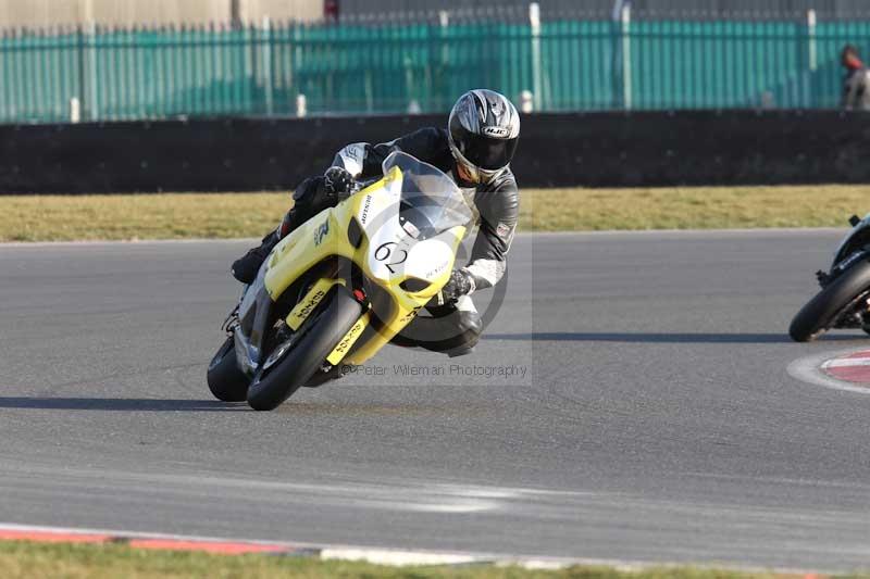 Motorcycle action photographs;Trackday digital images;event digital images;eventdigitalimages;no limits trackday;peter wileman photography;snetterton;snetterton circuit norfolk;snetterton photographs;trackday;trackday photos