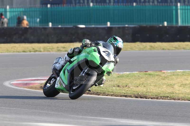 Motorcycle action photographs;Trackday digital images;event digital images;eventdigitalimages;no limits trackday;peter wileman photography;snetterton;snetterton circuit norfolk;snetterton photographs;trackday;trackday photos