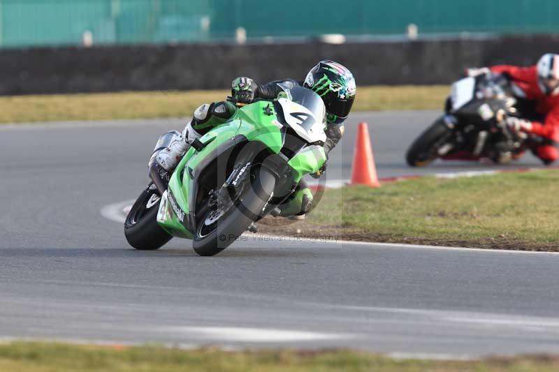 Motorcycle action photographs;Trackday digital images;event digital images;eventdigitalimages;no limits trackday;peter wileman photography;snetterton;snetterton circuit norfolk;snetterton photographs;trackday;trackday photos