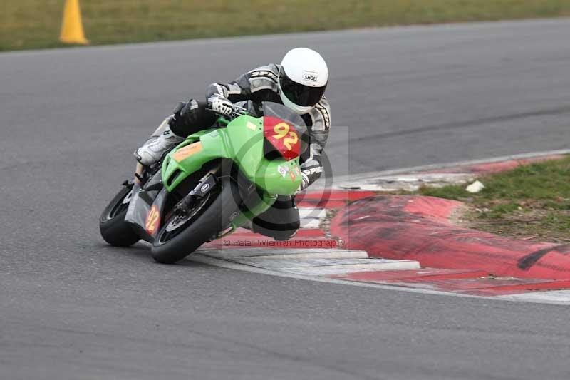 Motorcycle action photographs;Trackday digital images;event digital images;eventdigitalimages;no limits trackday;peter wileman photography;snetterton;snetterton circuit norfolk;snetterton photographs;trackday;trackday photos