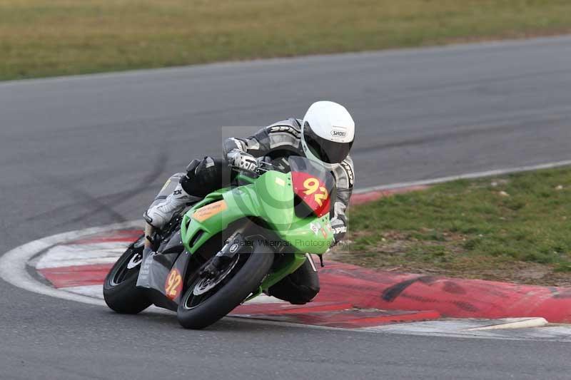 Motorcycle action photographs;Trackday digital images;event digital images;eventdigitalimages;no limits trackday;peter wileman photography;snetterton;snetterton circuit norfolk;snetterton photographs;trackday;trackday photos