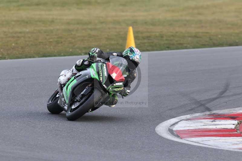 Motorcycle action photographs;Trackday digital images;event digital images;eventdigitalimages;no limits trackday;peter wileman photography;snetterton;snetterton circuit norfolk;snetterton photographs;trackday;trackday photos