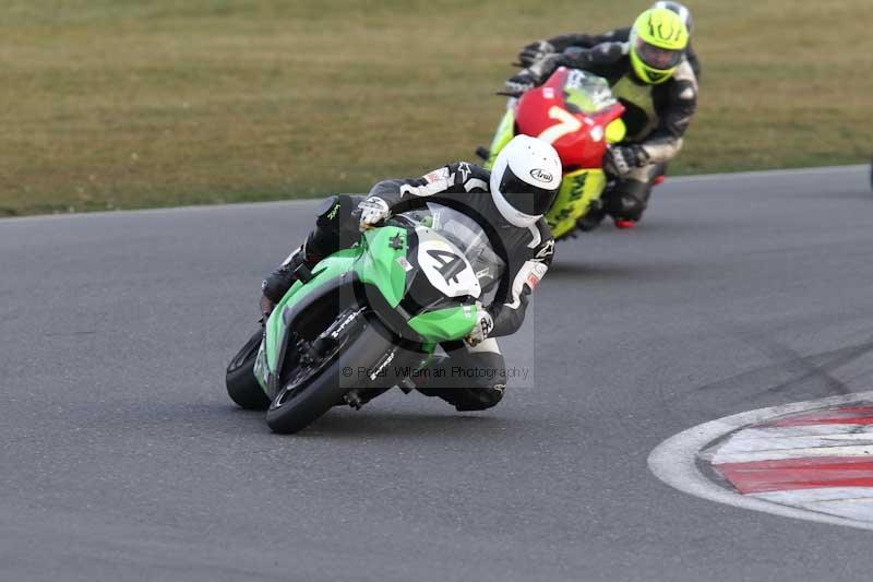 Motorcycle action photographs;Trackday digital images;event digital images;eventdigitalimages;no limits trackday;peter wileman photography;snetterton;snetterton circuit norfolk;snetterton photographs;trackday;trackday photos