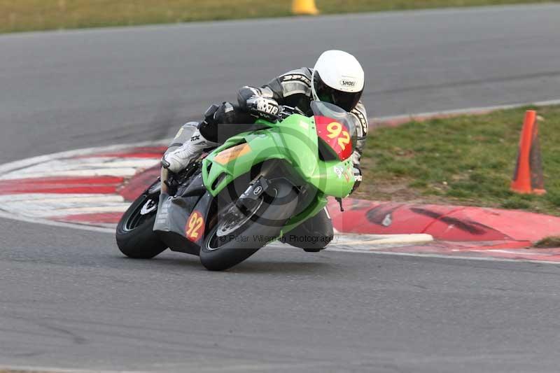 Motorcycle action photographs;Trackday digital images;event digital images;eventdigitalimages;no limits trackday;peter wileman photography;snetterton;snetterton circuit norfolk;snetterton photographs;trackday;trackday photos