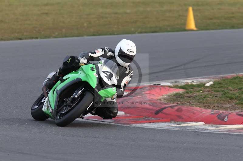 Motorcycle action photographs;Trackday digital images;event digital images;eventdigitalimages;no limits trackday;peter wileman photography;snetterton;snetterton circuit norfolk;snetterton photographs;trackday;trackday photos
