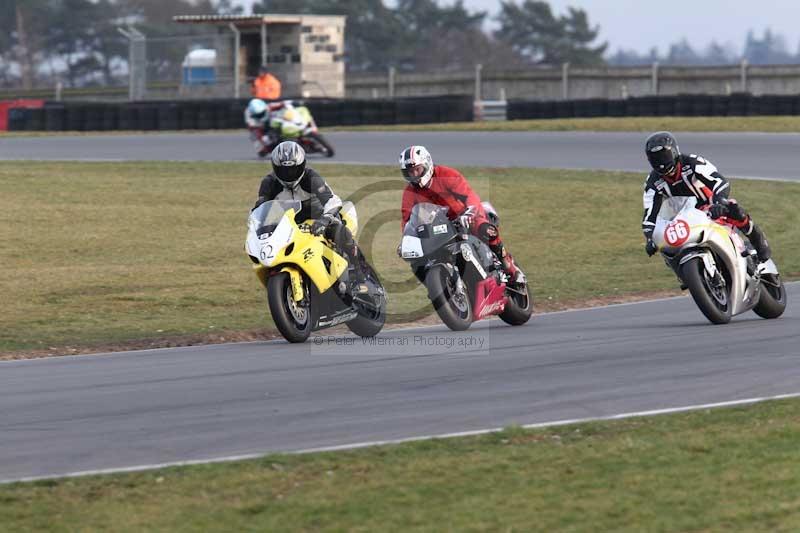 Motorcycle action photographs;Trackday digital images;event digital images;eventdigitalimages;no limits trackday;peter wileman photography;snetterton;snetterton circuit norfolk;snetterton photographs;trackday;trackday photos