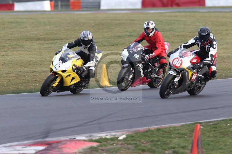 Motorcycle action photographs;Trackday digital images;event digital images;eventdigitalimages;no limits trackday;peter wileman photography;snetterton;snetterton circuit norfolk;snetterton photographs;trackday;trackday photos