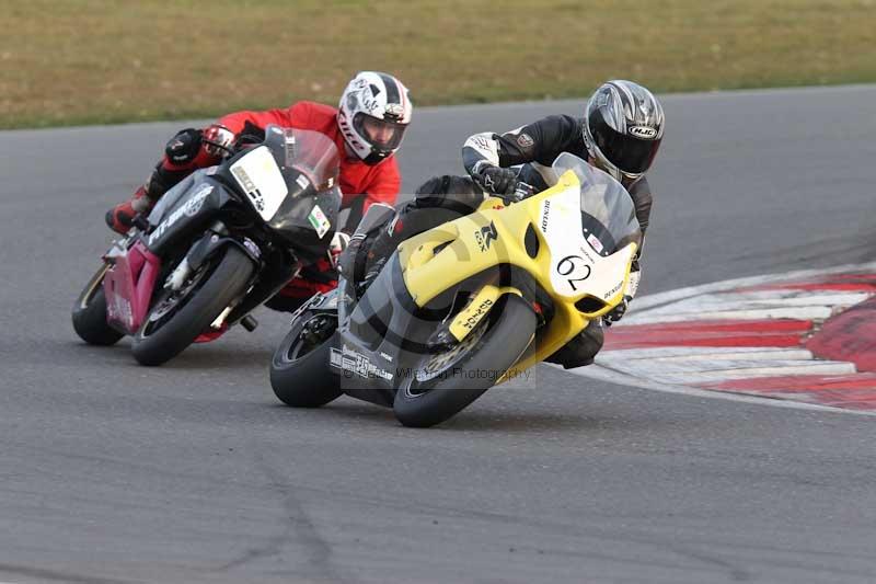 Motorcycle action photographs;Trackday digital images;event digital images;eventdigitalimages;no limits trackday;peter wileman photography;snetterton;snetterton circuit norfolk;snetterton photographs;trackday;trackday photos
