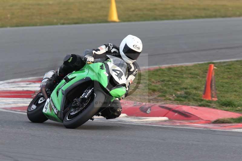 Motorcycle action photographs;Trackday digital images;event digital images;eventdigitalimages;no limits trackday;peter wileman photography;snetterton;snetterton circuit norfolk;snetterton photographs;trackday;trackday photos