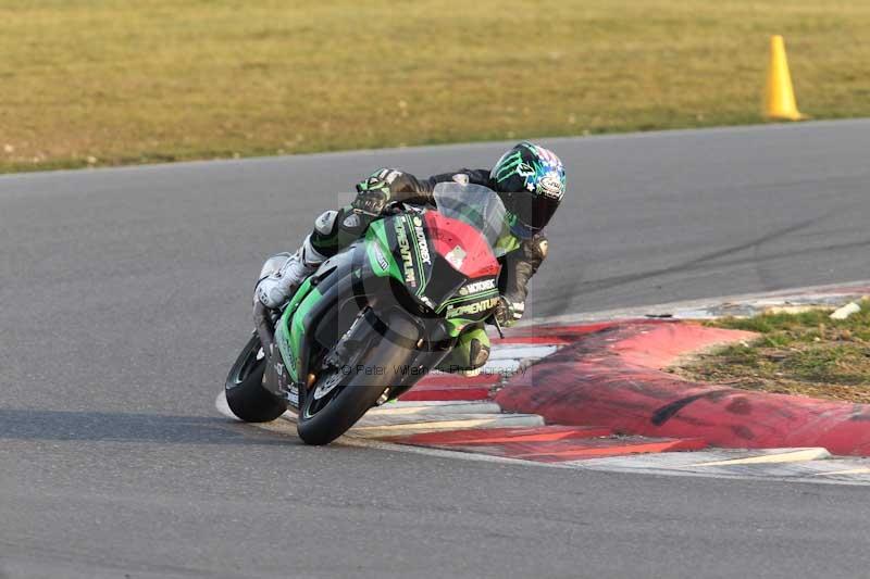 Motorcycle action photographs;Trackday digital images;event digital images;eventdigitalimages;no limits trackday;peter wileman photography;snetterton;snetterton circuit norfolk;snetterton photographs;trackday;trackday photos