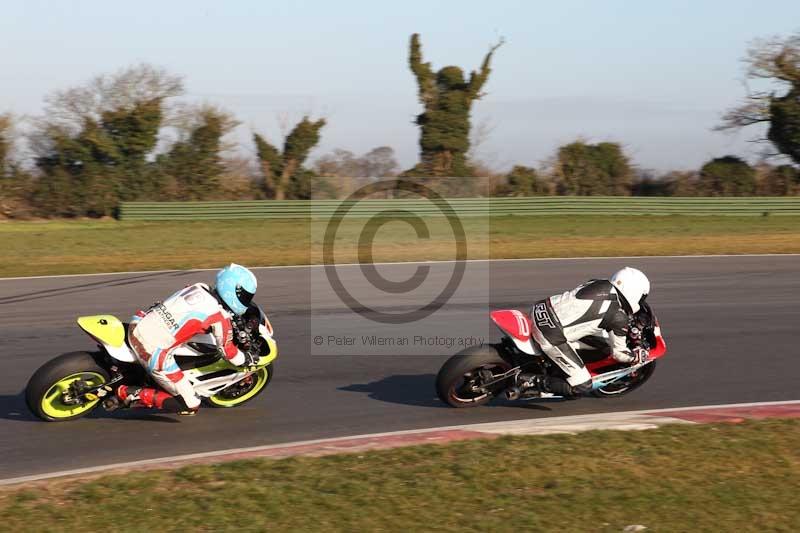 Motorcycle action photographs;Trackday digital images;event digital images;eventdigitalimages;no limits trackday;peter wileman photography;snetterton;snetterton circuit norfolk;snetterton photographs;trackday;trackday photos