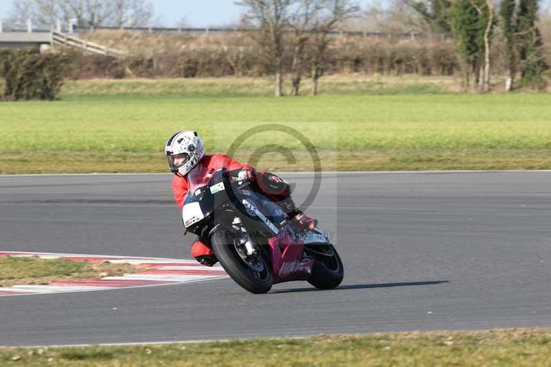 Motorcycle action photographs;Trackday digital images;event digital images;eventdigitalimages;no limits trackday;peter wileman photography;snetterton;snetterton circuit norfolk;snetterton photographs;trackday;trackday photos